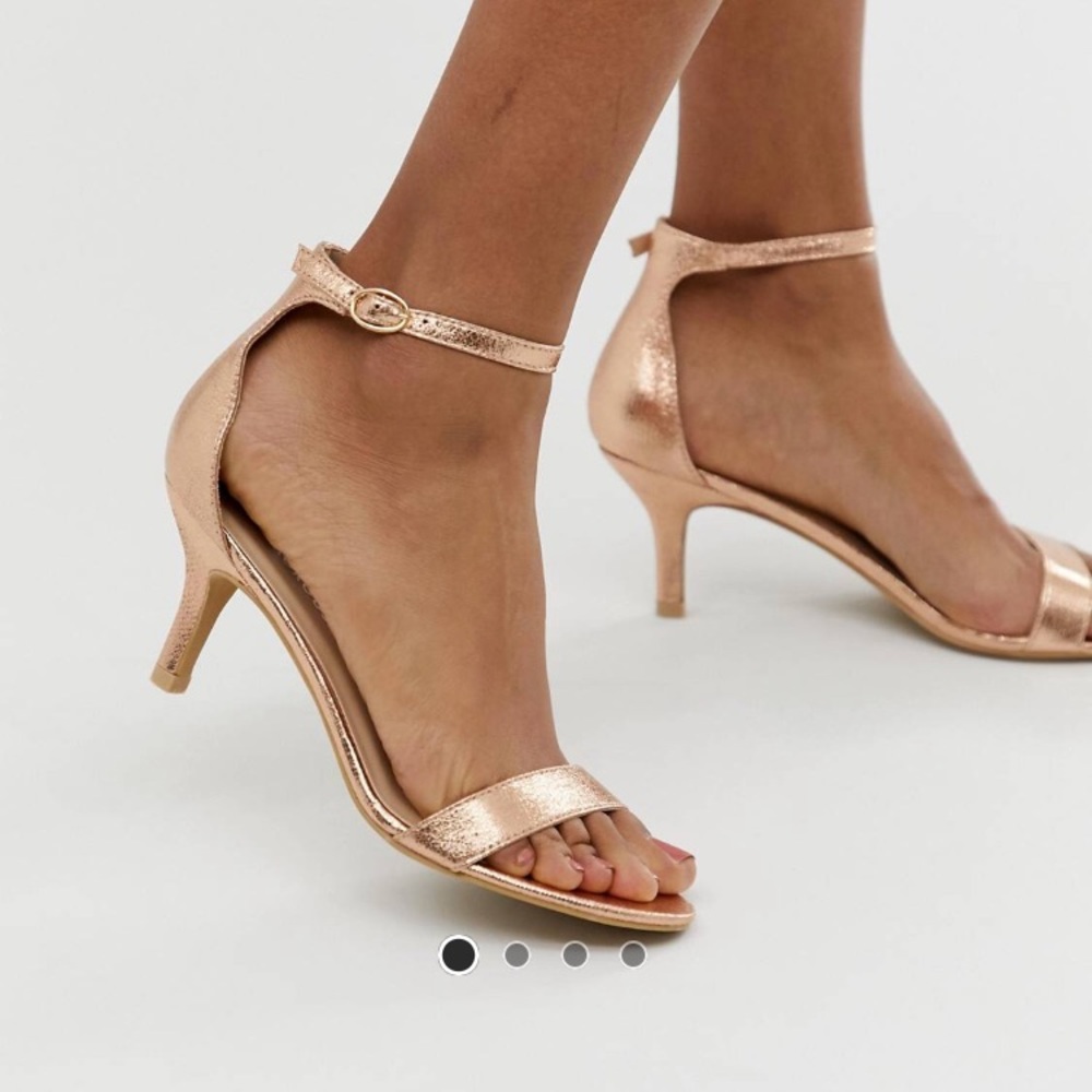 - Kitten heel rose gold shoe